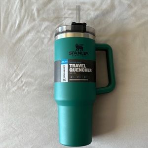 Stanley adventure quencher 40oz